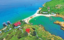 Phát triển mạnh du lịch biển đảo