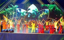 Khai hội Làng Sen: Lời Bác sáng đường ta đi
