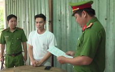 Con chậm tiếp thu bài học, bị cha đánh thương tích 14%