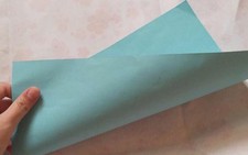 Trường trao quà thưởng bên trong chỉ có 1 tờ giấy... không có chữ gì