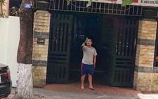 Thanh niên nghi 'ngáo đá' cầm dao chém loạn xạ xe đang chạy