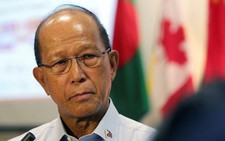 Philippines 'mắng' tàu cá Trung Quốc 'hành vi hèn nhát', cám ơn Việt Nam