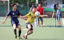 Tài xế xe công nghệ tranh tài bóng đá