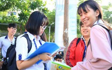 Gần 900.000 thí sinh đang thi văn, đón đọc đề, gợi ý bài làm trên Tuổi Trẻ Online