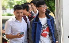 Thầy giáo dạy văn cũng thấy đề... quá khó