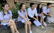 Thí sinh thi ngoại ngữ, đón xem đề, gợi ý bài giải trên Tuổi Trẻ Online
