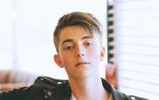 'Thần đồng âm nhạc' Greyson Chance lần đầu đến Việt Nam