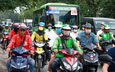 'Một bước lên xe cá nhân', bao giờ mới thôi tắc đường?
