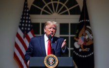 Vài giờ sau khi đoàn Mỹ đến Trung Quốc, ông Trump ‘dội bom’ Twitter