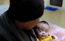 Video: Cháu bé bị bỏ rơi trong túi nilông và trái tim người mẹ