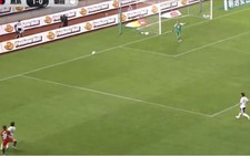 Video cầu thủ cùng thuộc biên chế CLB Sint-Truidense với Công Phượng lập 'siêu phẩm' ở J League