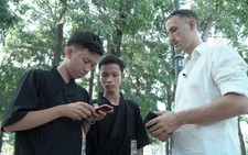 Học ngoại ngữ như... nâng tạ