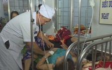352 người bị ngộ độc ở tiệc cưới tại Đắk Lắk do nhiễm khuẩn từ gỏi hải sản