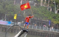 Trống thúc, thuyền dong vun vút trên kênh Nhiêu Lộc - Thị Nghè