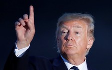 'Ông Trump chỉ hối hận là đã không đưa ra mức thuế cao hơn với Trung Quốc'