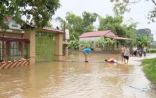 Lũ tràn về làm ngập hàng trăm nhà dân Thanh Hóa