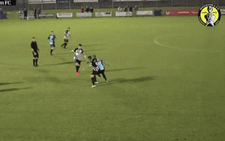 Video Bỗng dưng nổi tiếng vì ghi bàn giống 'siêu phẩm để đời' của David Beckham