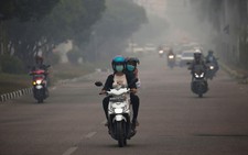 Khói bụi cháy rừng, Indonesia đóng cửa hàng loạt trường, mở thêm trạm y tế