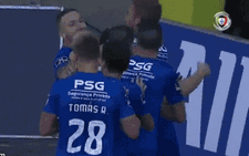 'Siêu phẩm phạt góc' của Andre Santos khiến cổ động viên thảng thốt vì 'độ khó'