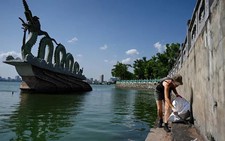 Hàng ngàn người khắp châu Á xuống đường lượm rác nhân 'Ngày dọn dẹp thế giới'