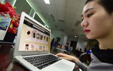 Mua sắm hàng 'nở nồi' nhờ thương mại điện tử
