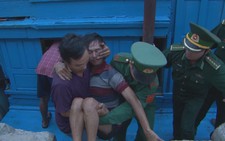 Kịp thời cứu nạn 2 ngư dân bị chìm tàu trên biển