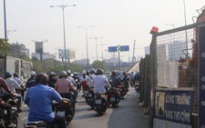 Hàng trăm 'lô cốt' giăng kín nhiều tuyến đường TP.HCM dịp tết