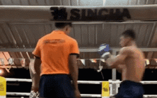 Sửng sốt khi 2 võ sĩ Trung Quốc và Thái Lan 'lưỡng bại câu thương'