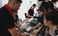 Thị trường iPhone 12 trước giờ G: kẻ tất bật, người bình tĩnh chờ