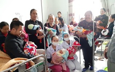 Bộ Y tế khen bệnh viện huyện đỡ đẻ 20 thai phụ trong mưa lũ