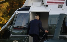 Ông Trump nhập viện điều trị COVID-19, sẽ làm việc từ bệnh viện