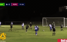 Nữ cầu thủ Úc ghi 'siêu phẩm Rabona', dân mạng thách 'đố Messi và Ronaldo làm được'