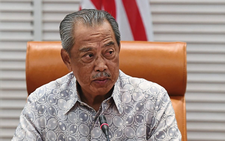 Thủ tướng Malaysia tự cách ly, dân hỏi 'sao không đi lung tung nữa?'