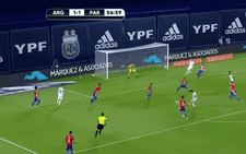 VAR và xà ngang từ chối bàn thắng của Messi, Argentina mất điểm trên sân nhà