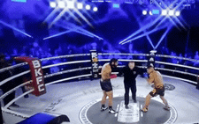 Màn 'nốc ao' hạ đối thủ sau 3 giây, võ sĩ ăn mừng 'té sấp mặt'