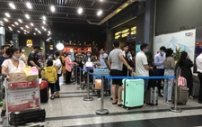 Phân làn xe ở Tân Sơn Nhất: lắp thêm 2 thang máy cho khách đón xe công nghệ