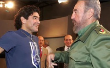 Maradona mất cùng ngày với 'thần tượng của ông' Fidel Castro