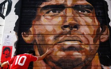 Maradona - thiên sứ của bóng đá đã rời xa