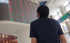Sàn chứng khoán TP.HCM đột ngột ngừng giao dịch do tiền đổ vào quá lớn