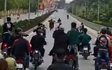 Bắt 70 thanh thiếu niên hẹn tranh tài 'quái xế' trên phố