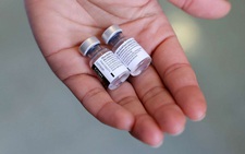 Y tá Mỹ dương tính với corona sau khi tiêm vắc xin ngừa COVID-19
