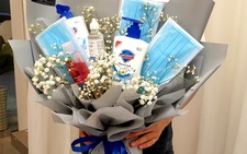 Quà Valentine thời corona: 'Phải khỏe mạnh mới có sức để yêu em'