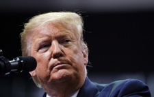 Ông Trump giận vì không được thông báo người nhiễm COVID-19 được trở về Mỹ