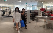 Nhiều điểm vui chơi, mua sắm ở TP. HCM vắng vẻ giữa dịch corona
