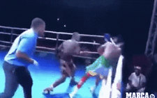 Video 'knock-out dữ tợn': Võ sĩ đánh đối thủ bầm dập đến nhập viện