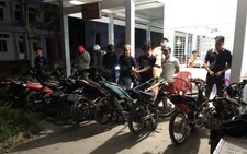 Bắt nhóm 'quái xế' đua xe có mang theo nhiều mã tấu