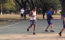 Ronaldinho ghi 5 bàn khi đá futsal ở trong tù tại Paraguay