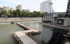 Hải Phòng tặng cờ, ấm chén cho tất cả hộ dân: người cảm động, người không tán thành