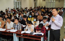 Sinh viên ĐH Y dược TP.HCM trở lại học: Chụp ảnh vị trí ngồi mỗi giờ học