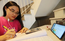 Không đi học vẫn thu phí: Đừng đẩy khó cho phụ huynh